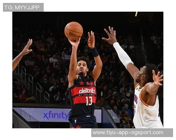 普尔半场表现抢眼7投2中贡献全队最高12分并罚球全中6次 普尔半场表现抢眼7投2中贡献全队最高12分并罚球全中6次