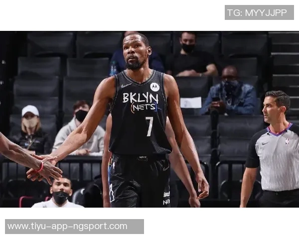 詹姆斯在切尔西树立新标准强调队员有序进通道展现领袖风范