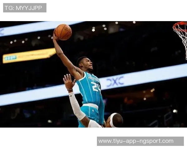 黄蜂主帅称三球为球队核心支柱表达他希望继续留在夏洛特的决心 黄蜂主帅称三球为球队核心支柱表达他希望继续留在夏洛特的决心